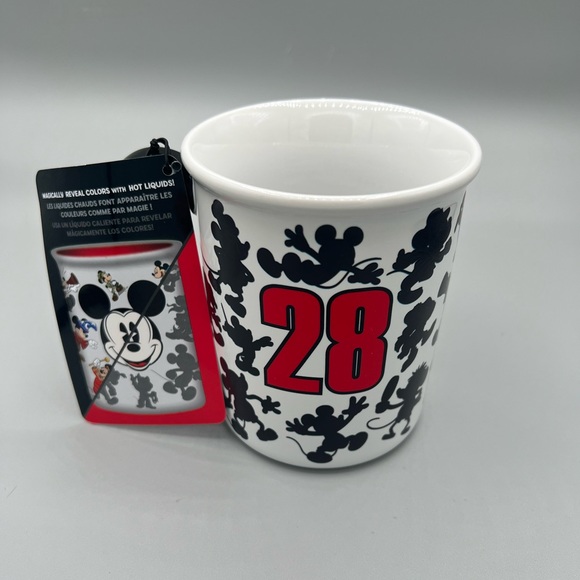 Mickey Mouse Color-Changing Mug - Picture 2 of 8